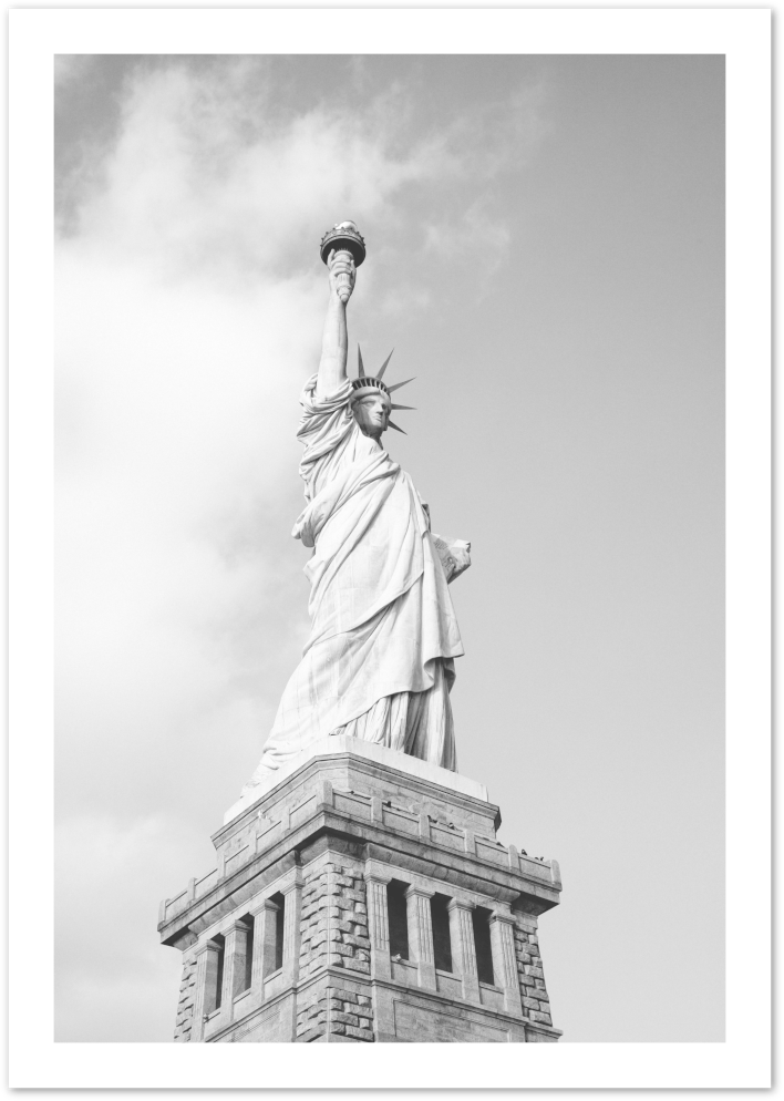 Posterux© | Statue of Liberty – Black & White Photography Print